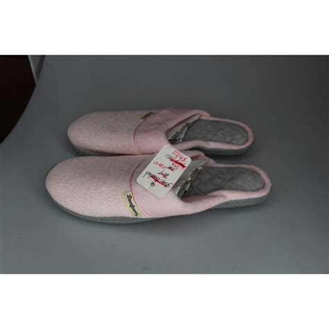 dearfoams | Shoes | Dearfoam Womans Large 9 Pink Fuzzy Slip On Slippers Rubber Sole | Poshmark