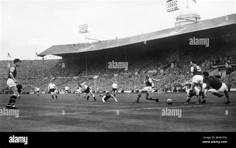 1962 Cup Final At Wembley Tottenham Hotspur 3 1 Burnley Jimmy Stock