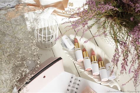 Kosmetyki Aa Wings Of Color Kremowa Pomadka W Odcieniach Nude