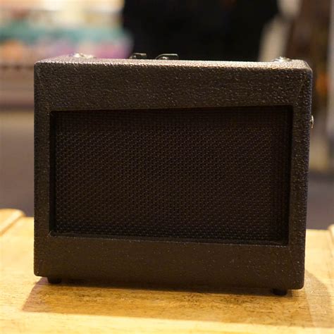 Maestro Mini Amp 4 Watt Battery Powered Guitar Amp Used