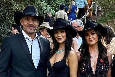 Kyle Richards Daughters Handling Mauricio Umansky Split The Daily Dish