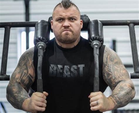 Kisah Eddie Hall Atlet Angkat Besi Yang Pembuluh Darahnya Meledak Usai