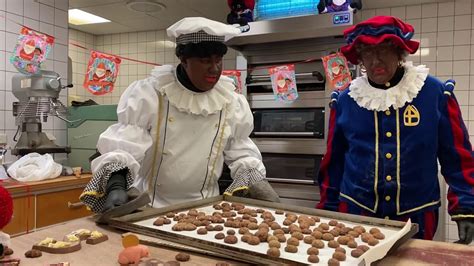 Pepernoten Bakken Met Opa Piet En Bak Piet Youtube