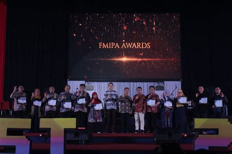 Riuhnya G Awarding Night Apresiasi Civitas Akademik Dan Km Fmipa