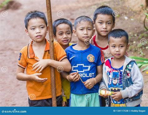 La Poblaci N Del Pueblo De Laos Foto De Archivo Editorial Imagen De