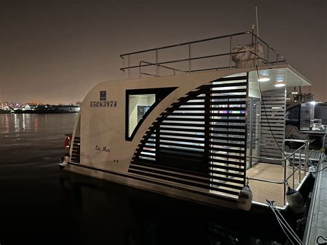 974 Cruises Qatar Launches A Unique Houseboat Experience Essence Of Qatar