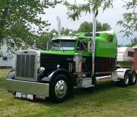 Peterbilt 1985 Sleeper Semi Trucks