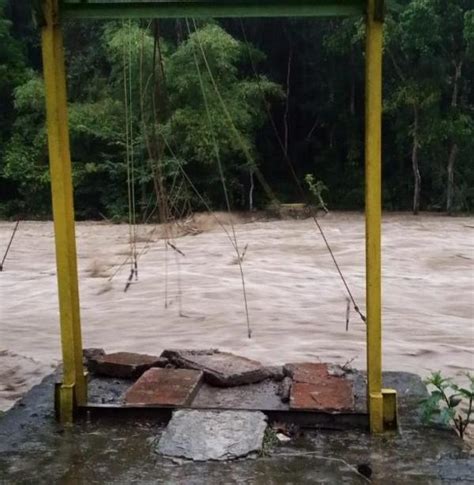 Jembatan Terputus Hingga Rumah Warga Terendam Akibat Banjir Bandang Di