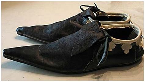 Поразительная и великолепная старинная обувь | Historical shoes ...