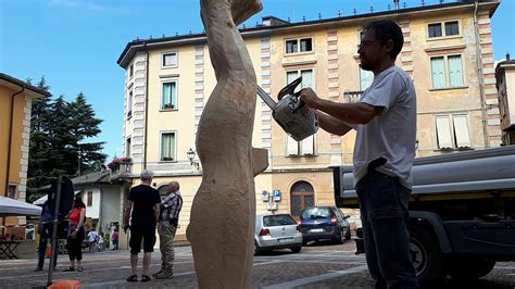 Salvatore Ligotti Al Simposio Di Scultura Luci Ed Ombre Del Legno