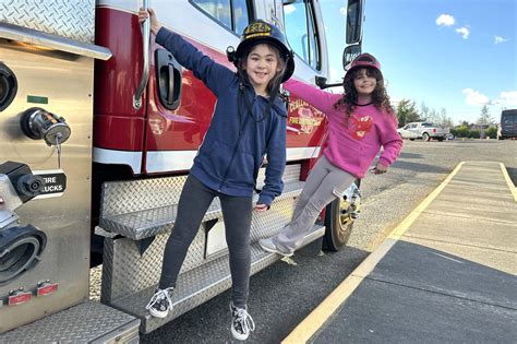 Top Turkey Trotters Earn Fire Truck Rides Home Sequim Gazette