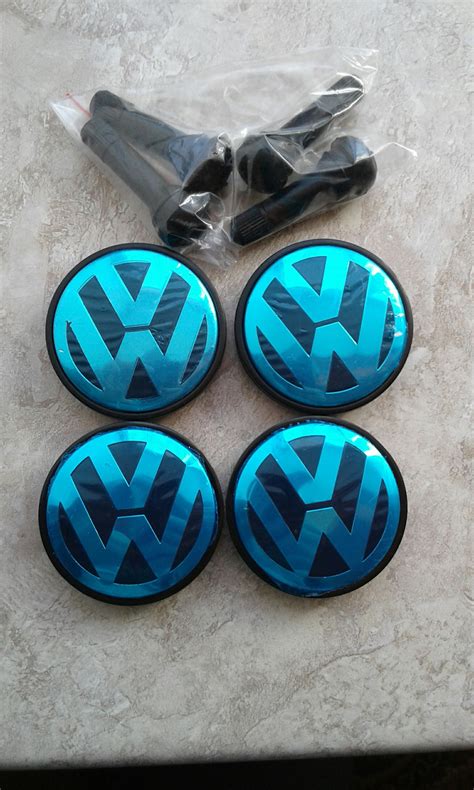 Резина и колпачки к дискам — Volkswagen Golf Mk3, 1,6 л, 1993 года ...