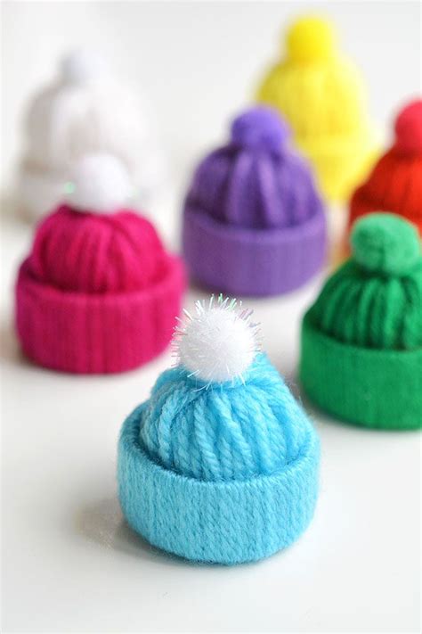 Yarn Hat Ornaments | Amigurumi navideño, Ganchillo, Navideño