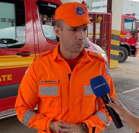 REPORTAGEM corpo de bombeiros faz ações para ajudar no combate a