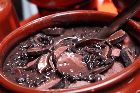 A Origem Da Feijoada - Qual a verdadeira origem da feijoada? - Trabalhos Escolares