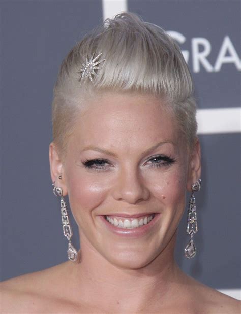 Pink S Long Hair Is Kind Of Freaking Us Out Photos Huffpost