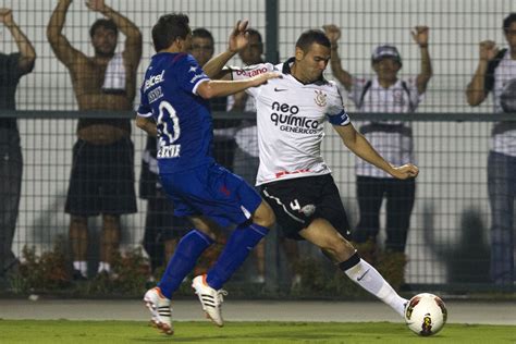 Campeão da Libertadores em 2012 Leandro Castán completa 35 anos