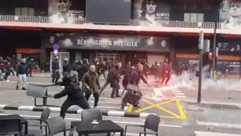 Vídeo Batalla Campal Entre Ultras En Las Calles De Valencia H50