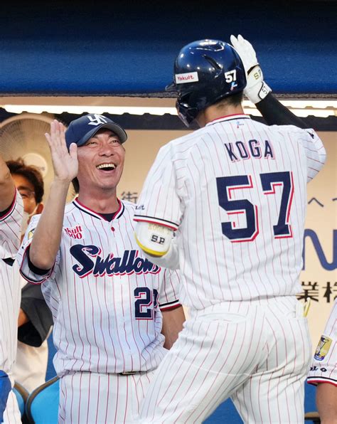 【ヤクルト】古賀優大が7年目でのプロ1号本塁打 2回、dena東からバックスクリーンへ プロ野球写真ニュース 日刊スポーツ