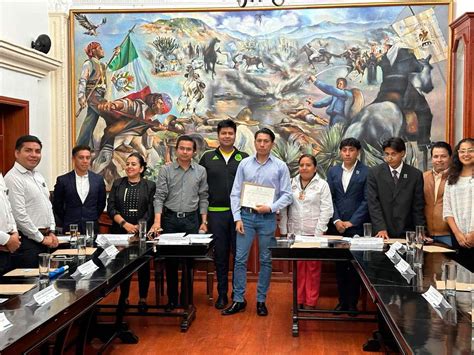 Entregan Reconocimientos A J Venes Mixtecos Por Su Labor En El Pueblo