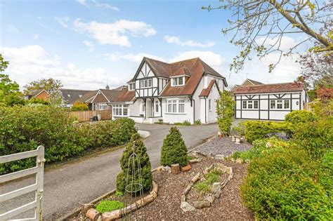 5 Bedroom Detached House For Sale In Lyndhurst Road Ashurst