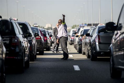 Taxi Streik Taxifahrer Protestieren Gegen Taxi App Uber DER SPIEGEL