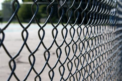 High Quality Hot Dipped Galvanized Chain Link Wire Mesh Fence China