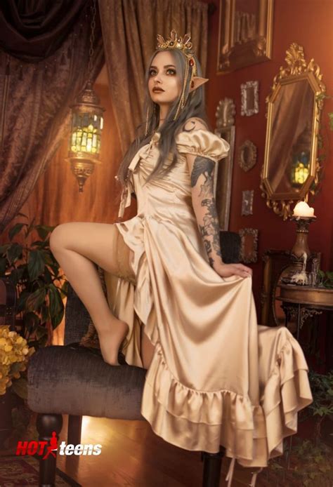 Naked Costume Golden Elf Hot Photoshoot