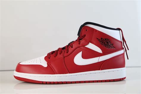 Venta Jordan Retro Rojo Con Blanco En Stock