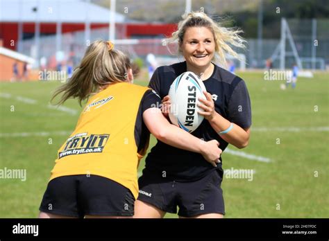 Welsh Rugby Player Hi Res Stock Photography And Images Alamy