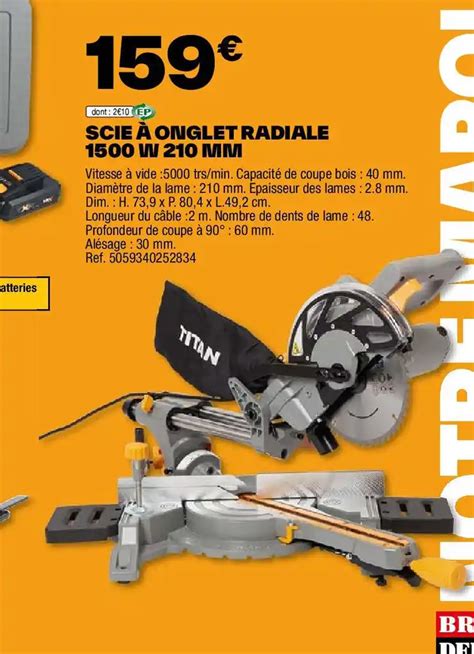 Promo SCIE À ONGLET RADIALE 1500 W 210 MM chez Brico Dépôt