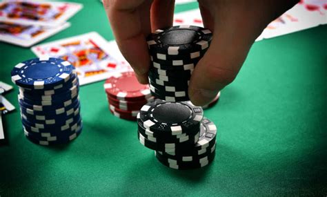 Poker Cash Game Strategy: Top 10 Tips from the Pros