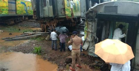 Nagpur Mumbai Duranto Express Train Derailed Near Kasara Ghat