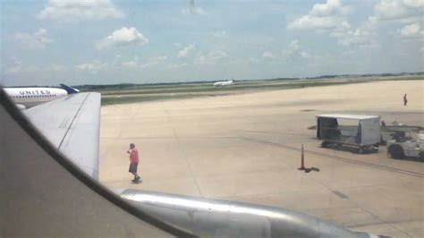 United Airlines A319 Pushback At Orlando Youtube