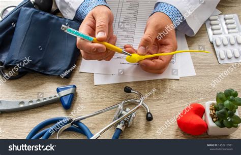 Vasectomía Imágenes Fotos De Stock Y Vectores Shutterstock