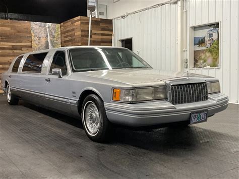 1993 Lincoln Town Car Executive Limousine