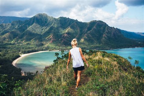 These 5 Oahu Hikes Feature the Best of Hawaii's Natural Side