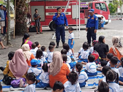 Sosialisasi Dan Edukasi Penanggulangan Bahaya Kebakaran Bersama Pendidikan Anak Usia Dini Paud