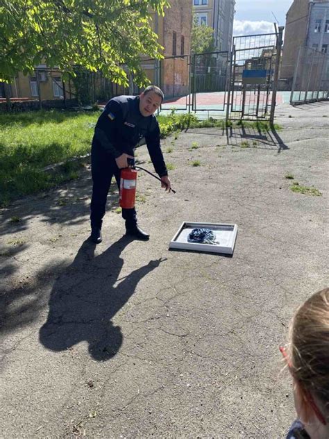 Тиждень знань з основ безпеки життєдіяльності – Ліцей №100 "Поділ"