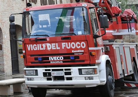 Trovato Morto A 47 Anni Nella Cabina Del Suo Camion Cronache Ancona