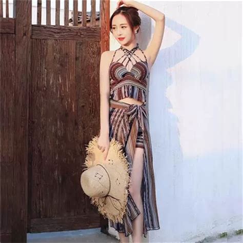 Bộ đồ bơi bikini nữ ba mảnh mới lưới màu đỏ mô hình du lịch khí chất công chúa nước gió