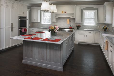 Medallion Cabinetry Lakeville Kitchen By Darren Press Traditional Kitchen New York By