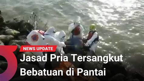 Geger Temuan Jasad Pria Tersangkut Bebatuan Di Pantai Pesanggrahan