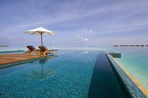 The 40 Most Stunning Infinity Edge Pools In The World