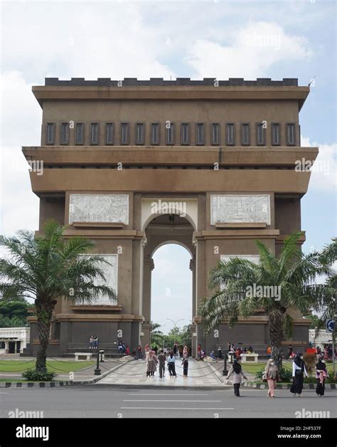 The Beautiful Of Simpang Lima Gumul Monument Simpang Lima Gumul In One