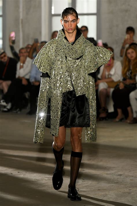 Couture Fall 2023 Trend Shiny Metallics