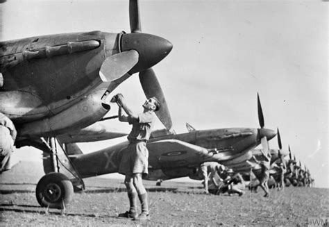 Asisbiz Hawker Hurricane Iib Trop Raf 67sqn At Chittagong India Iwm Ci179