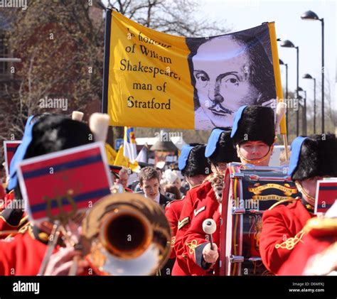 Shakespeare Geburtstags Parade Stratford Upon Avon Das Band Des Corps