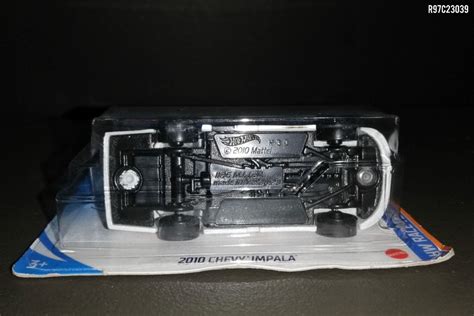 2010 Chevy Impala Hot Wheels 209 250 2020 HW Race Team 2 5 White Stock Car Brand New