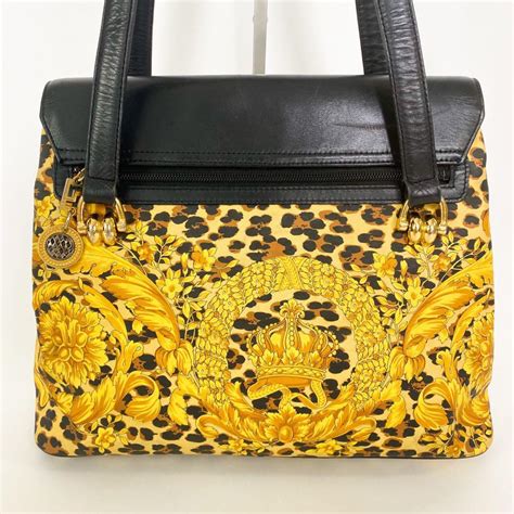 Yahooオークション 《美品》gianni Versace ジャンニ ヴェルサーチ